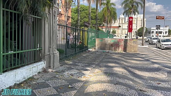 Preview 2 of Orlental Xxx - NOVINHA CARIDOSA OFERECEU AGU&Aacute_ E BUCETINHA PARA DOIS MORADORES DE RUA
