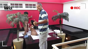Preview 2 of Incestuous Videos - Making of da grava&ccedil_&atilde_o da cena atriz novata com ator Mr Rola. ((( Completo no xvideos red )))