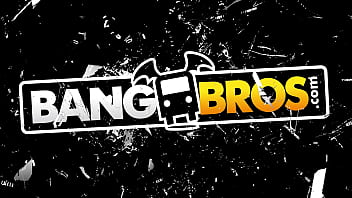 Preview 4 of 18 Gars - BANGBROS - Milu Blaze Picked Up Off The Streets Of Miami,  Goes For Ride On The Bang Bus