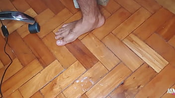 Preview 4 of Young Sex Old Man - FIQUEI CHAPADO E COM MUITO TES&Atilde_O,  E ACABEI GOZANDO 2 VEZES.