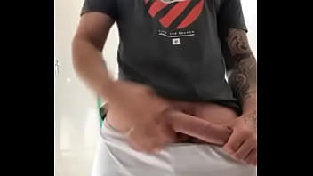 Preview 3 of Natasha Shu - Tirando o branquelo do short