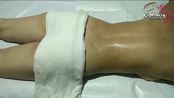Preview 1 of Girla Massge To Boy - इंडियन लेडी फुल बॉडी मसाज