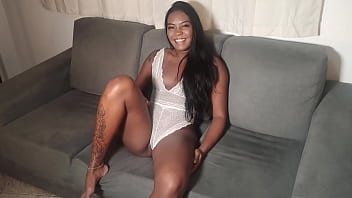 Preview 1 of Karina Sex Videous Only - O nerd do pau grande mordeu meu grelo mas me fodeu gostoso!