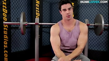 Preview 2 of Xxnxhande Rhijasthne - Ripped gym stud masturbates on the bench press