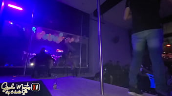 Preview 2 of Choness Xxx - Yo y mi novia YamilethRamirez hacemos show en sexo en vivo en Michoac&aacute_n y se vienen en su boca