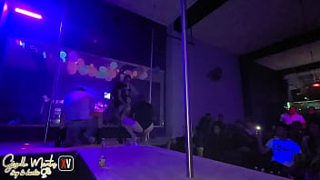 Preview 3 of Choness Xxx - Yo y mi novia YamilethRamirez hacemos show en sexo en vivo en Michoac&aacute_n y se vienen en su boca