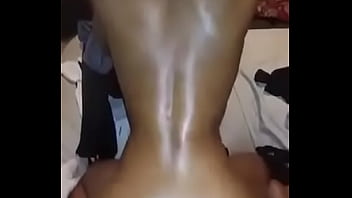 Preview 4 of Backseat Wifes - Ma petite soeur skiny aime me chevaucher quand nous restons deux &agrave_ la maison