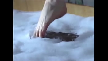 Preview 1 of Myfreecams Lizzy Emily - Sexy Nude Bath Girl