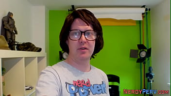Preview 2 of Sex Sports Xnxx Com - Leeds nerd gets head from small european