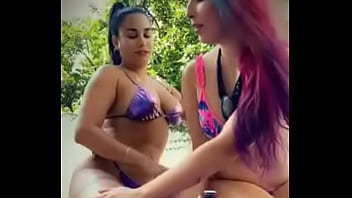 Preview 1 of Mom Creampie Big Ass - Lesbianas con Merian