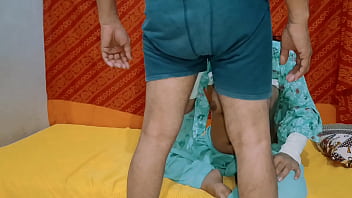 Preview 2 of Xxx Posed Family Porn - मेरा देवर मुझे जबरदस्ती चोद  देता है कभी भी में क्या करू
