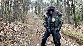 Preview 2 of Desi Anty Xxx Son - BLACKLEATHERHANDS MIT UMSCHNALLDILDO