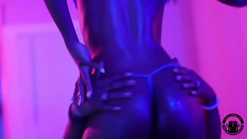 Preview 1 of Tamil Ainty Sex - big dick and pint size chick