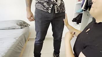 Preview 1 of Korea Gay3 - ENCUENTRO A MI ESPOSO FOLLANDO A LA COSTURERA
