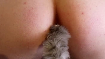 Preview 1 of Pornodreh Mit Anika - Ruiva gostosa se masturbando e usando plug anal - Mel Fire