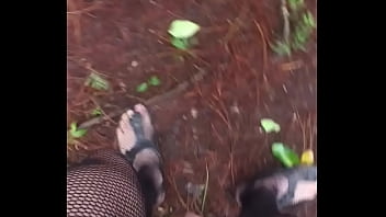 Preview 1 of Sybil Stallone Pronebone - Putita caliente caminando por el bosque con plug en el culo