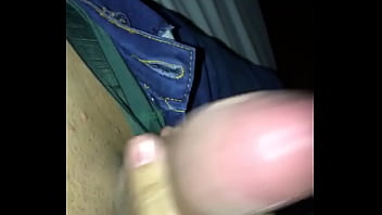 Preview 4 of Hindi Chikh Xxx Mms - Primeira vez do h&eacute_tero ganhando chupeta de trans