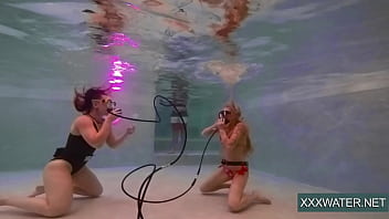 Preview 3 of Xxxxxcom Sec Video - Jane and Minnie Manga swim naked in the pool