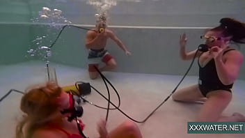 Preview 4 of Xxxxxcom Sec Video - Jane and Minnie Manga swim naked in the pool