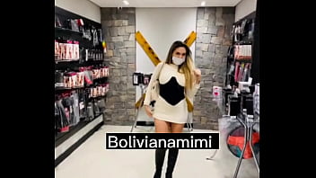 Preview 1 of Touch Milk Breast - Meu principe pedeu pra escolher um presentinho no sexshop Bolivianamimi.tv