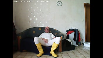 Preview 4 of Xxx Ta - Gelbe Stiefel ich fahre auf diese Gelbe stiefel voll ab goileglatze