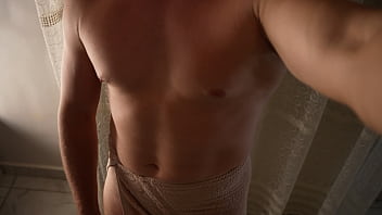 Preview 1 of Mete Moms - Muscular guy wanking after the shower
