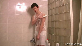 Preview 1 of Dawelod Sex - Exclusive Casting - Cute Boy in the Bath - Antonio Palmer
