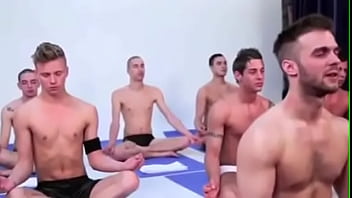 Preview 1 of Nue Dort - yoga gay