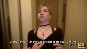 Preview 1 of Teen Episode - DEBT4k. Chica guapa con una gargantilla satisface la erecci&oacute_n de los cobradores de deudas