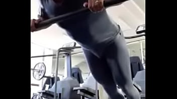 Preview 3 of Arabic 18 Years Old Girl - Curtiendo bulto en el entrenamiento.