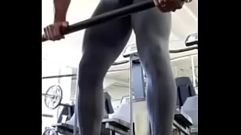 Preview 1 of Arabic 18 Years Old Girl - Curtiendo bulto en el entrenamiento.