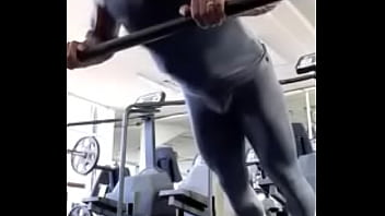 Preview 4 of Arabic 18 Years Old Girl - Curtiendo bulto en el entrenamiento.