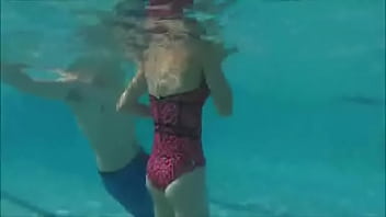 Preview 2 of Sunny Level Xxx Videos - lilyth mae underwater Underwater