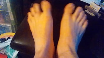 Preview 3 of Iscr 006 - Stinky feet showoff