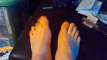Preview 4 of Iscr 006 - Stinky feet showoff
