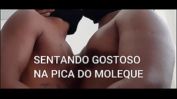 Preview 2 of Lesbi Tenn - SENTANDO GOSTOSO NA PICA DO MOLEQUE! TEASER || Pica das Gal&aacute_xias e Adalto Moreno || V&iacute_deos completos no XVIDEOS RED || INSCREVA-SE no canal PICA DAS GALAXIAS BLACK ||