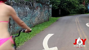Preview 1 of Big Butt Natural - Tava em uma trilha no morro transando e fui flagrado por um casal quase deu treta