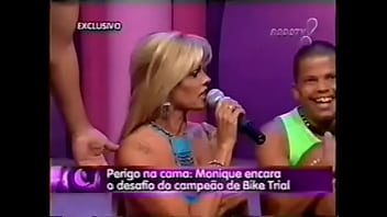 Preview 4 of Milf Milking Machine - Noite Afora com As Ronaldinhas (2003)