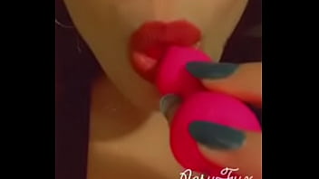 Preview 2 of She Mail Cum Shots - Beboteo con mi juguete anal