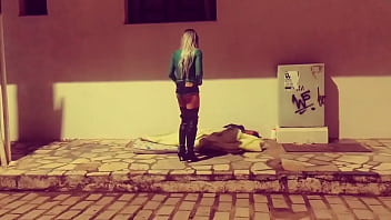 Preview 1 of Www Sexnxx Com - MOTORISTA DE UBER GRAVOU SAFADA DANDO CUZINHO PRA MORADOR DE RUA NA RUA