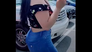 Preview 4 of Phim Sex Khong Che Japan - Lorena loves to show off her ass in public