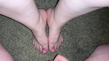 Preview 1 of 18 Boy 18 Gril Xxx - Great cumshot on BBW Latina feet
