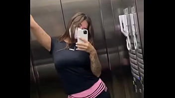 Preview 2 of Bonnie Rotten Snapchat - putana no elevador