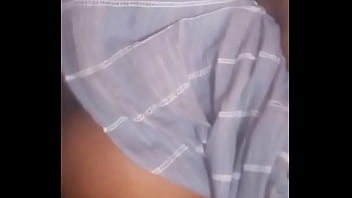 Preview 1 of Kannada Hot Sex Video - Elle s&#039_assoie sur une bite le cul &agrave_ l&#039_air