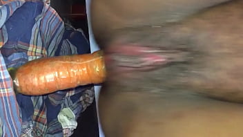 Preview 2 of Sexx Mom Soni - Anal,  cabalgando a una zanahoria  HD