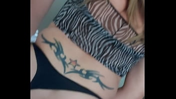 Preview 4 of Girl Jungle Sleeping - Depois de d&aacute_ meu cuzinho pra quinze machos chega meu vizinho de surpresa pra mandar eu galopar o pau dele!