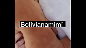 Preview 2 of Poy Tv - Squirt na cara do ursinho no banheiro do aviao ... Vem ver no bolivianamimi.tv