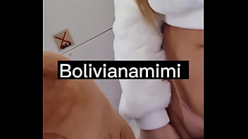 Preview 3 of Poy Tv - Squirt na cara do ursinho no banheiro do aviao ... Vem ver no bolivianamimi.tv