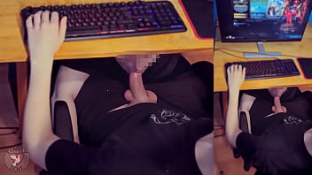 Preview 4 of Zenci Erkek Kore Kiz - Suck my boyfriends cock while he playing Dota 2