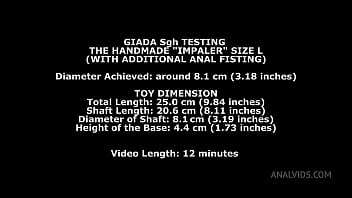 Preview 1 of Urine Mouthsex - Giada Sgh Tests the Impaler Handmade Dildo Size L and Achieve 8.1cm (3.18 inches) wideness,  with Anal Fisting TWT009